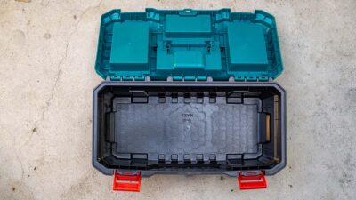 Caisse à outils TOTAL robuste en PVC