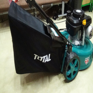 Détails de la structure robuste de la tondeuse TOTAL